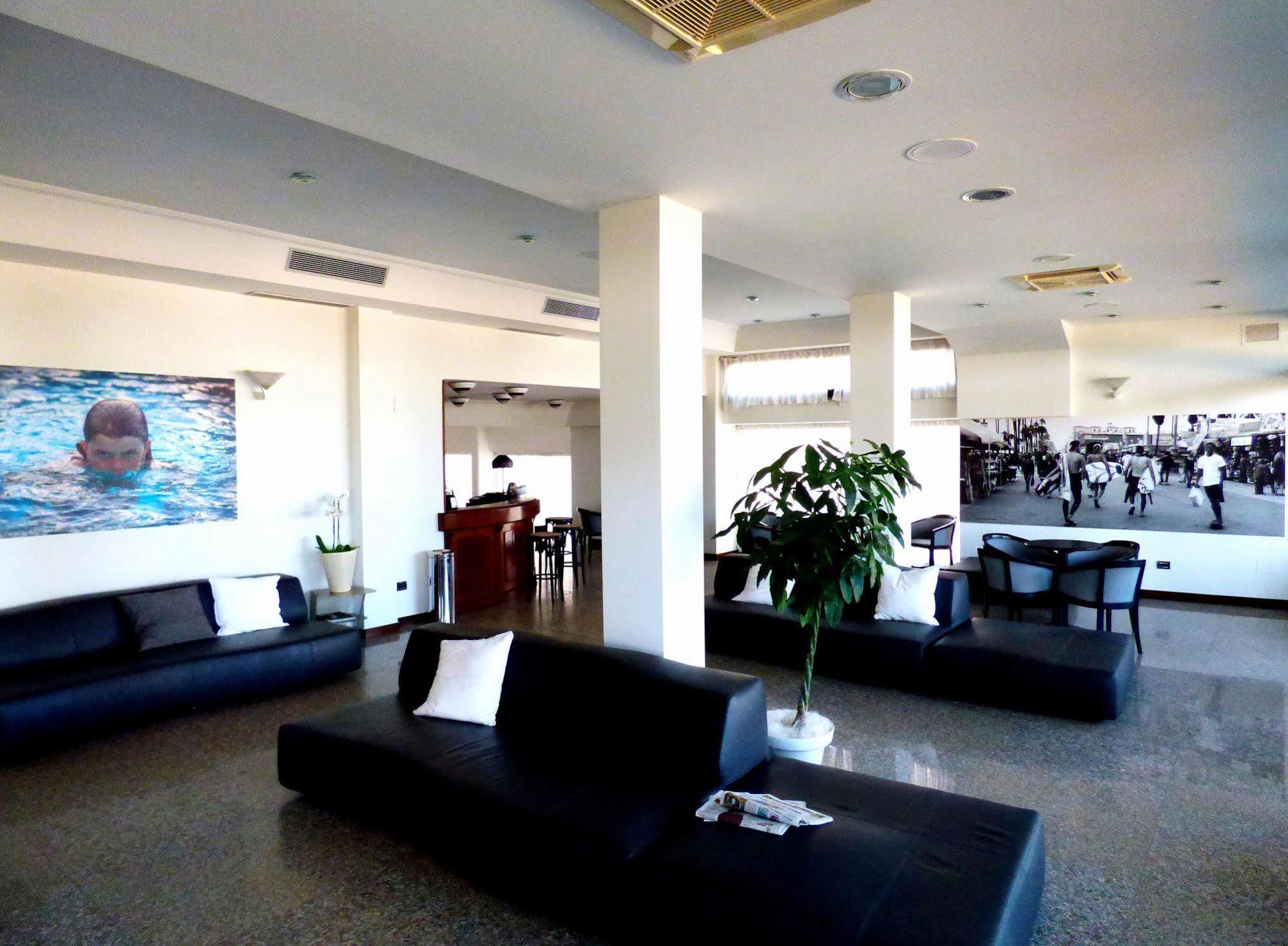 Hotel Cristallo Senigallia Luaran gambar